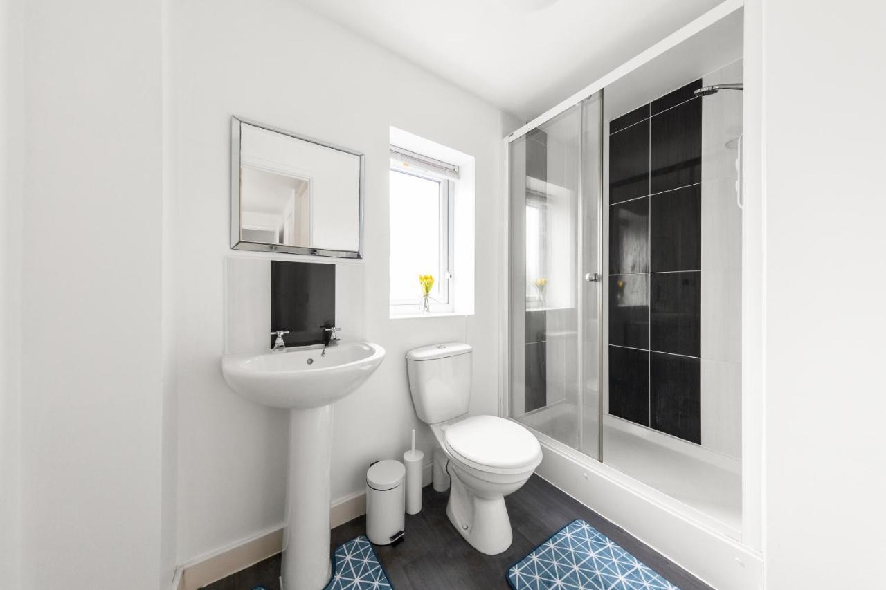 Royal House Wolverhampton - Perfect For Contractors & Large Groups מראה חיצוני תמונה