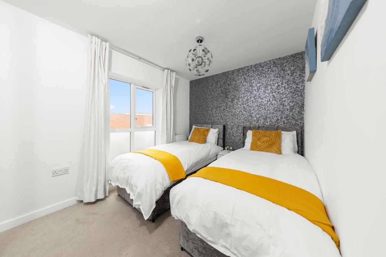 Royal House Wolverhampton - Perfect For Contractors & Large Groups מראה חיצוני תמונה