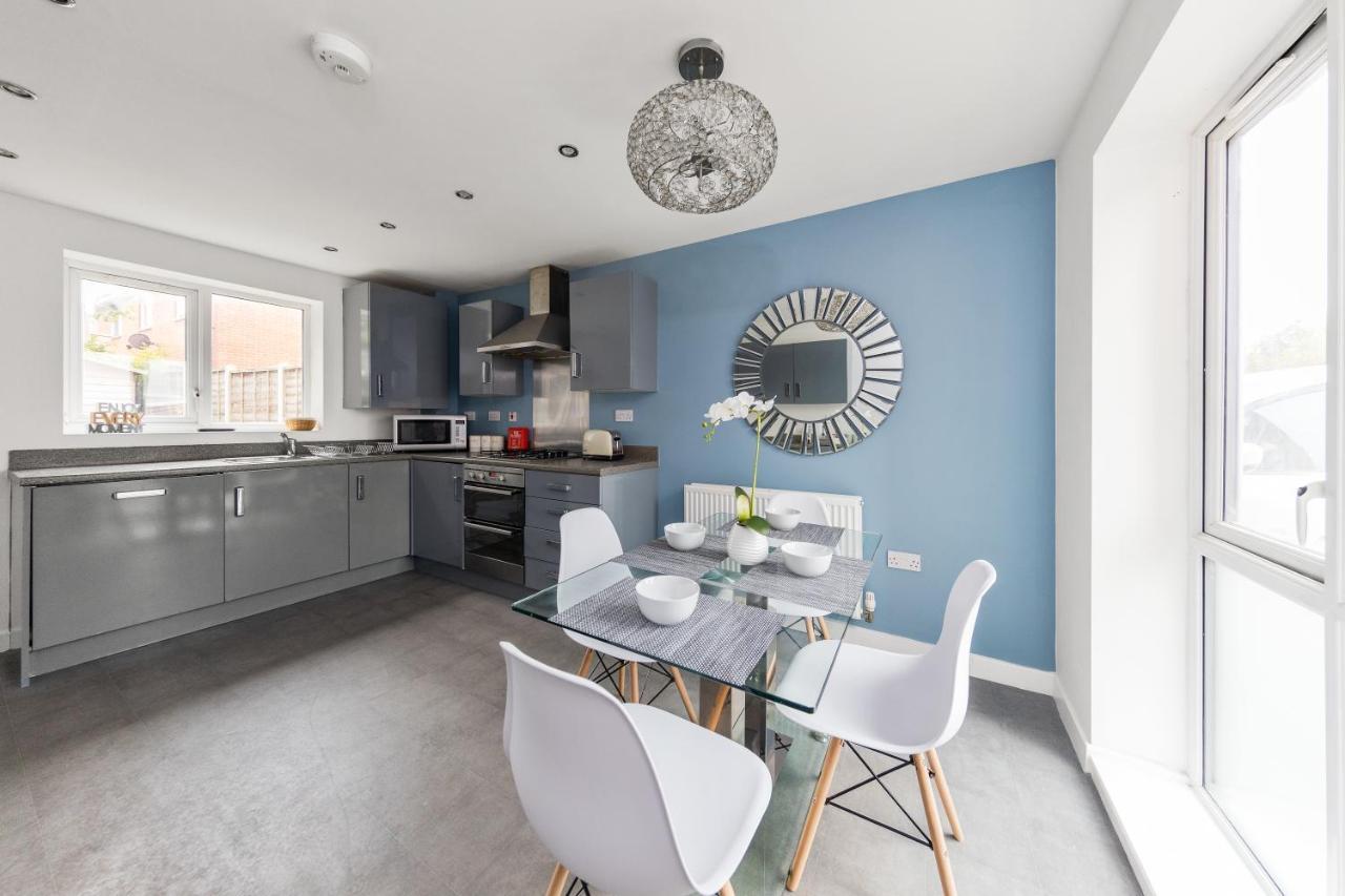 Royal House Wolverhampton - Perfect For Contractors & Large Groups מראה חיצוני תמונה